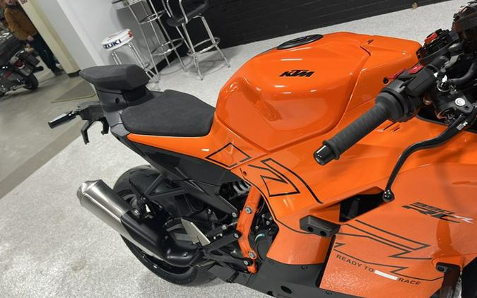 2026 KTM RC 990 R