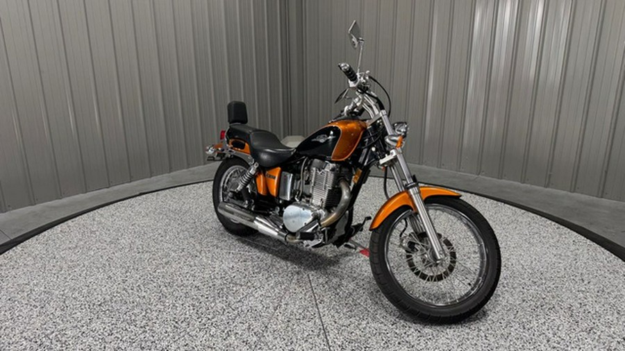 2011 Suzuki Boulevard S40
