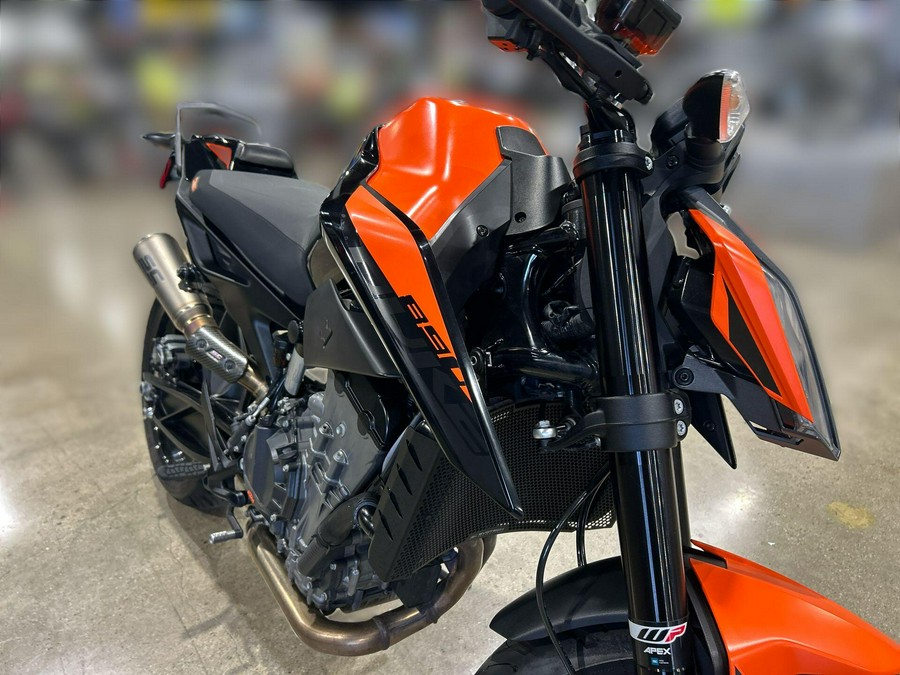 2022 KTM 890 DUKE