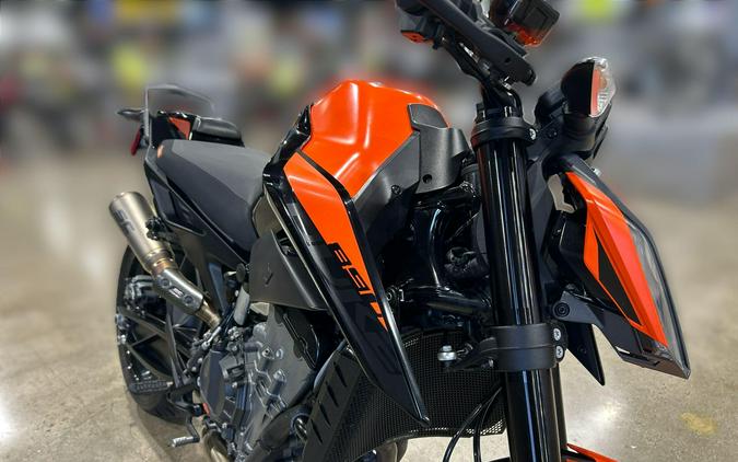 2022 KTM 890 DUKE