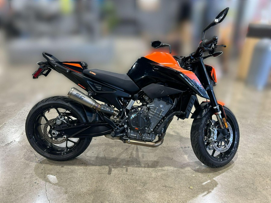 2022 KTM 890 DUKE