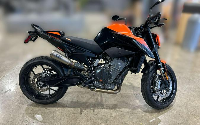 2022 KTM 890 DUKE