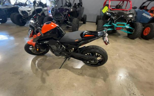 2022 KTM 890 DUKE