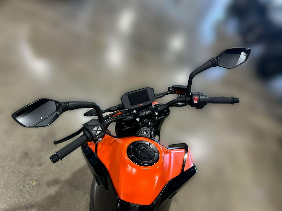 2022 KTM 890 DUKE