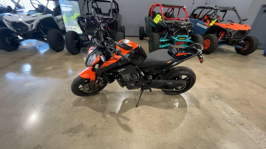 2022 KTM 890 DUKE
