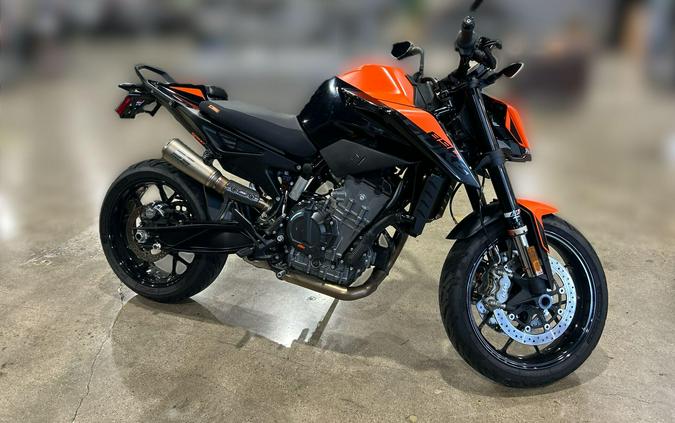 2022 KTM 890 DUKE