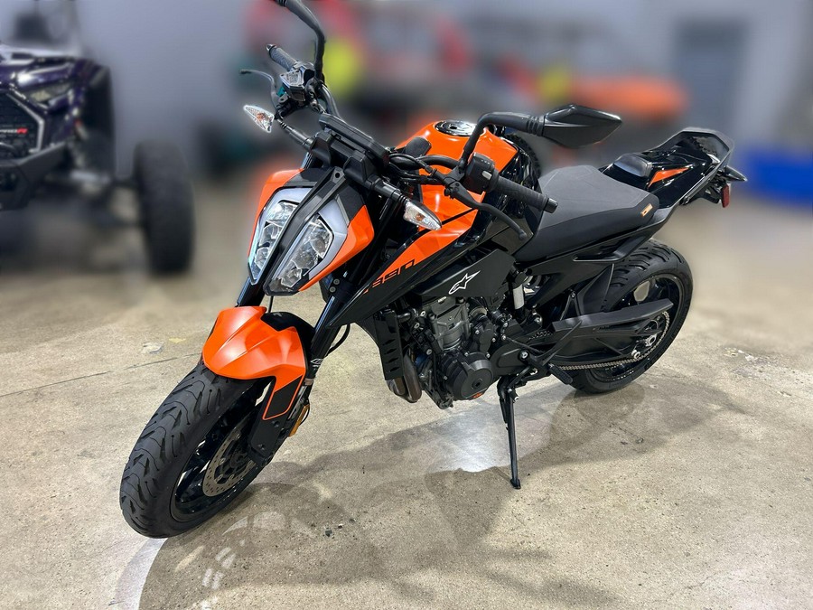 2022 KTM 890 DUKE