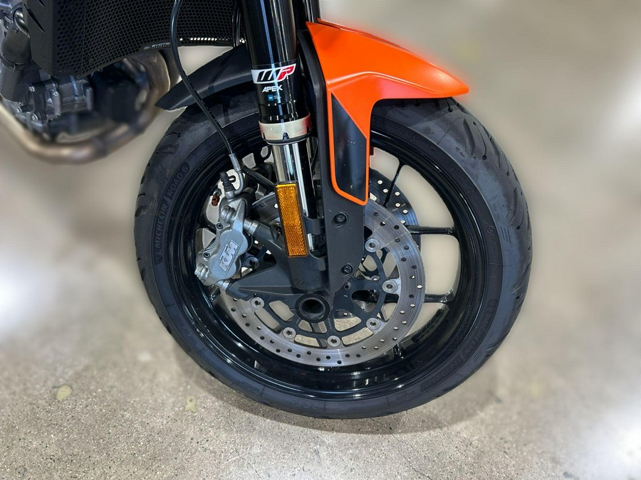2022 KTM 890 DUKE