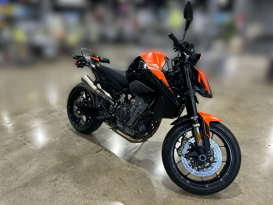 2022 KTM 890 DUKE