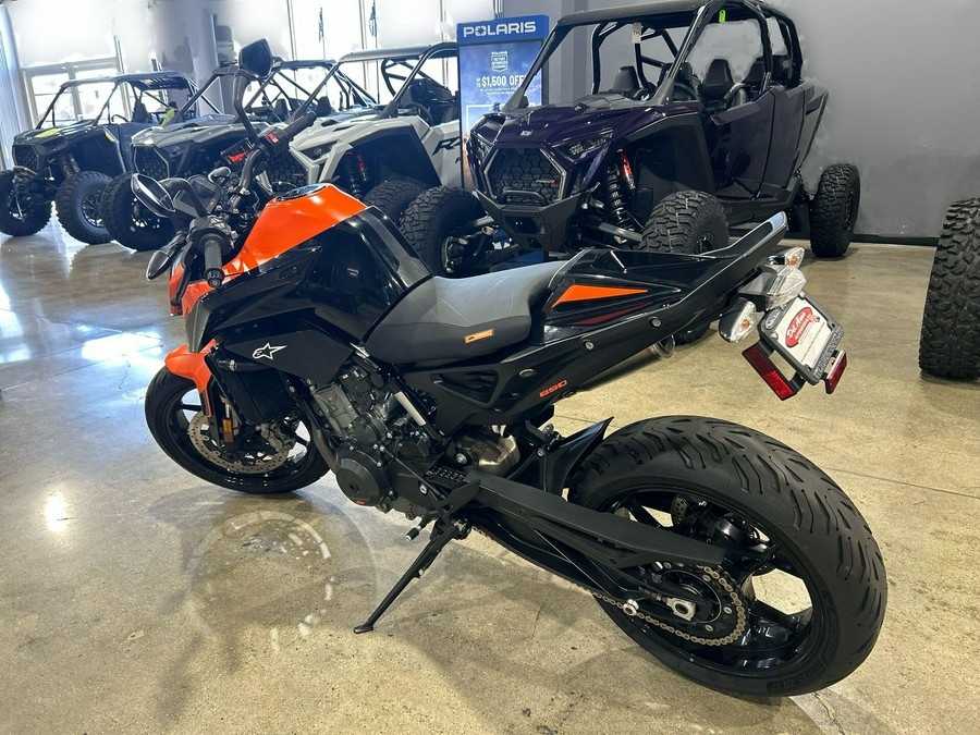 2022 KTM 890 DUKE