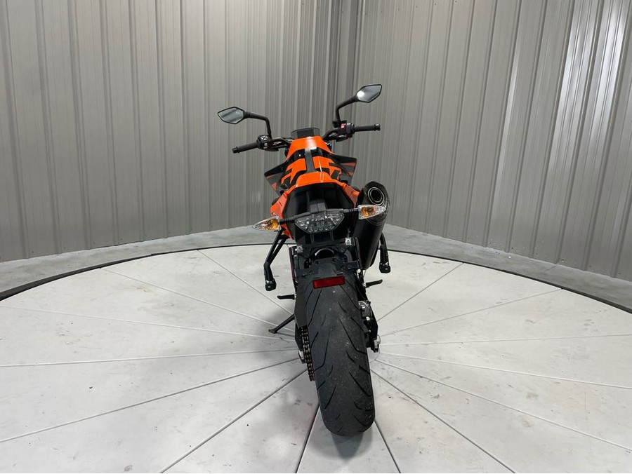 2022 KTM 890 DUKE GP