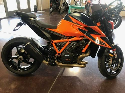 Video: Watch our 2020 KTM 1290 Super Duke R...