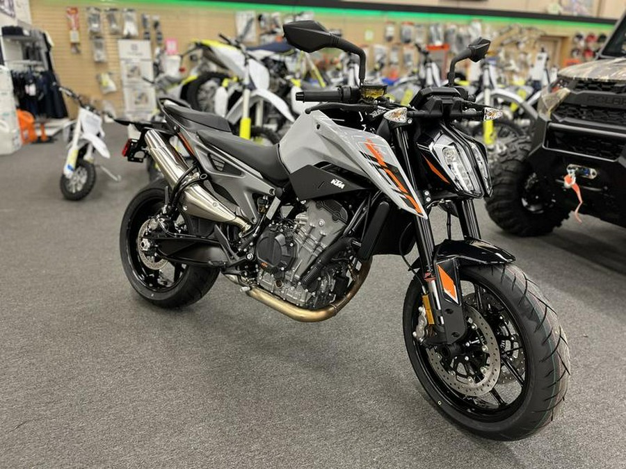 2023 KTM 790 Duke