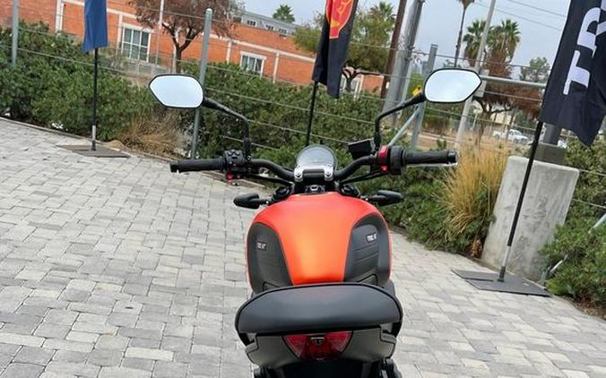 2023 Triumph Trident 660 Matte Baja Orange / Matte Storm Grey