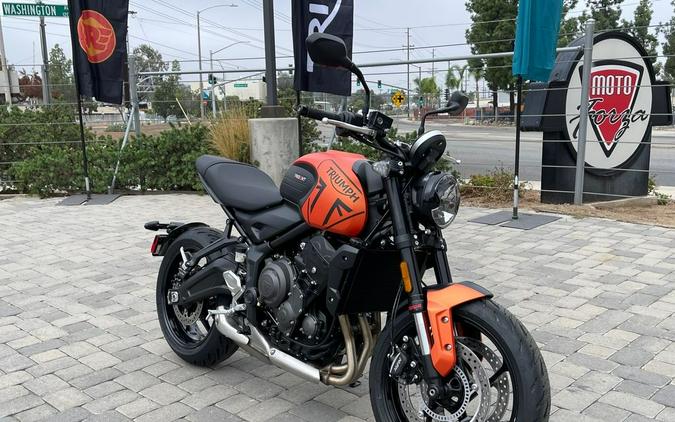 2023 Triumph Trident 660 Matte Baja Orange / Matte Storm Grey