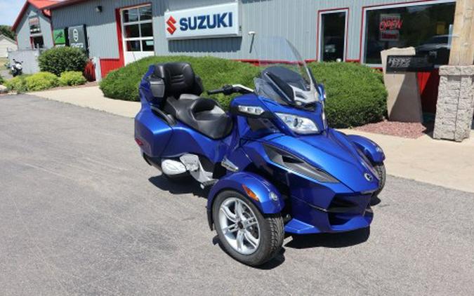 2012 Can-Am Spyder® RT Audio & Convenience