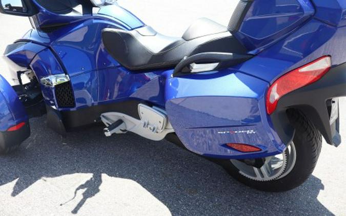 2012 Can-Am Spyder® RT Audio & Convenience