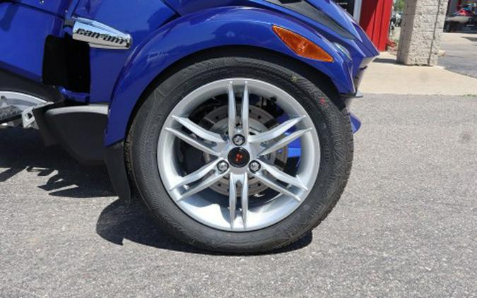2012 Can-Am Spyder® RT Audio & Convenience