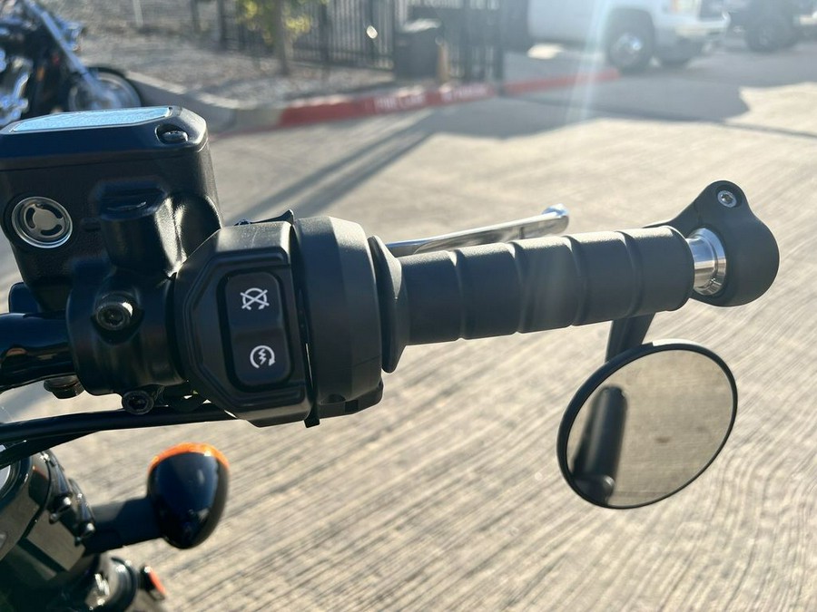 2025 Indian Motorcycle® Scout® Bobber Limited Black Metallic