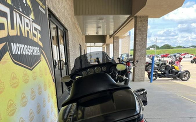 2015 Harley-Davidson FLHTCU Electra Glide Ultra Classic