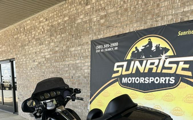 2015 Harley-Davidson FLHTCU Electra Glide Ultra Classic