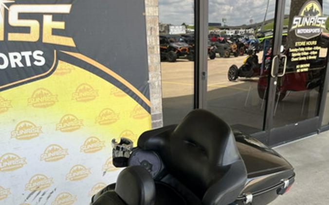 2015 Harley-Davidson FLHTCU Electra Glide Ultra Classic