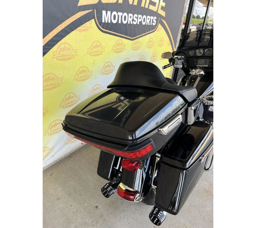 2015 Harley-Davidson FLHTCU Electra Glide Ultra Classic
