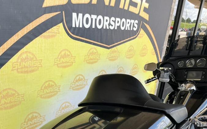 2015 Harley-Davidson FLHTCU Electra Glide Ultra Classic