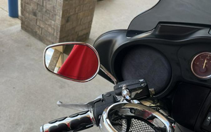 2015 Harley-Davidson FLHTCU Electra Glide Ultra Classic