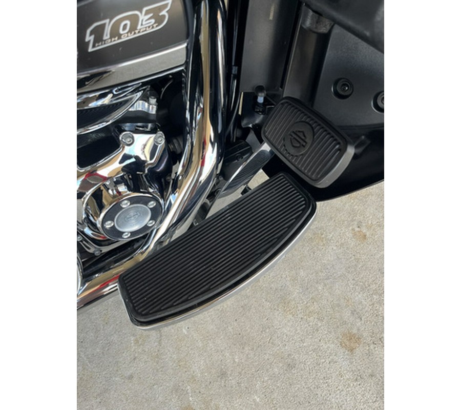 2015 Harley-Davidson FLHTCU Electra Glide Ultra Classic