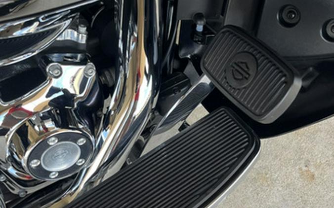 2015 Harley-Davidson FLHTCU Electra Glide Ultra Classic