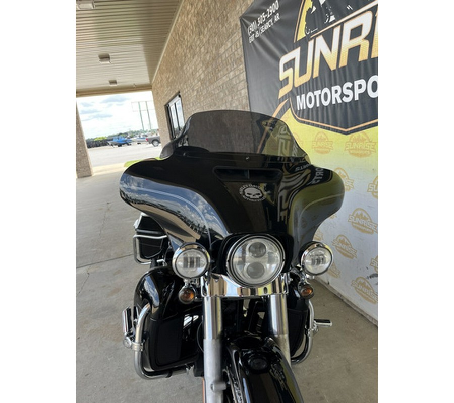 2015 Harley-Davidson FLHTCU Electra Glide Ultra Classic