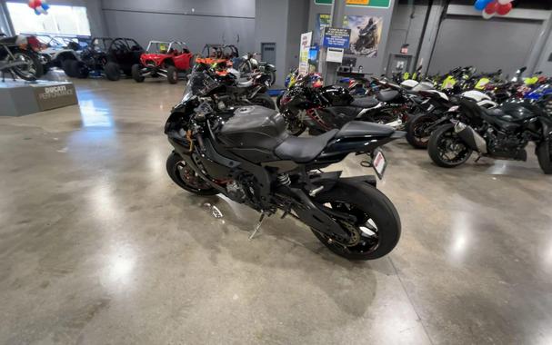 2015 Yamaha YZF-R1