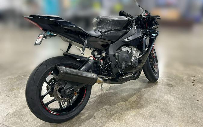 2015 Yamaha YZF-R1