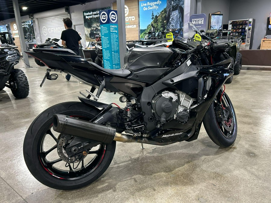 2015 Yamaha YZF-R1