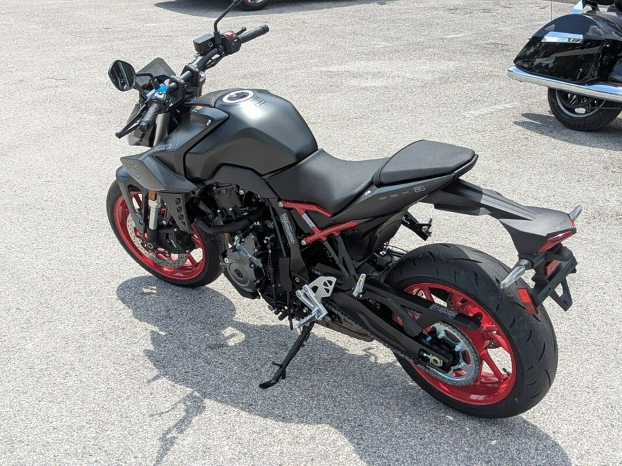 2025 Suzuki GSX-8S