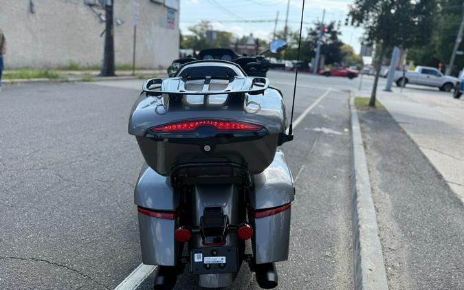 2025 Indian Pursuit® Dark Horse® with 112 and Powerband Audio Package