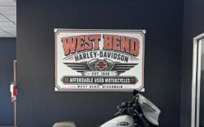 2024 Harley-Davidson Street Glide Billiard Gray