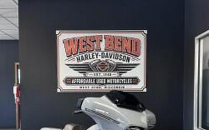 2024 Harley-Davidson Street Glide Billiard Gray