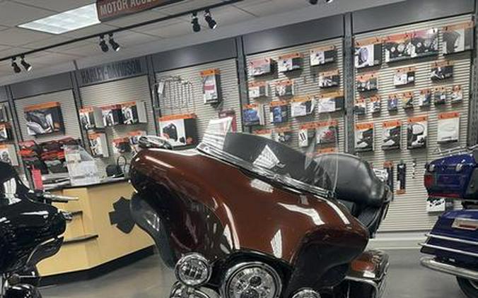 2011 Harley-Davidson® FLHTCU - Ultra Classic® Electra Glide®