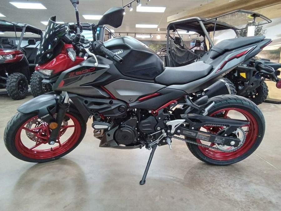 2025 Kawasaki Z500 SE ABS
