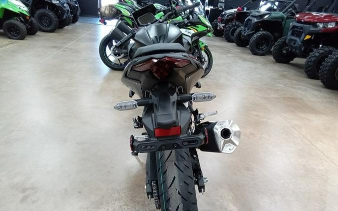 2025 Kawasaki Z500 SE ABS