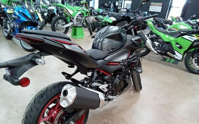 2025 Kawasaki Z500 SE ABS
