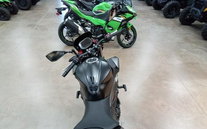 2025 Kawasaki Z500 SE ABS