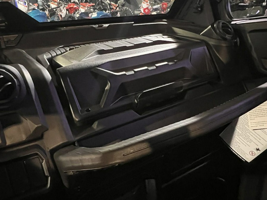 2025 Can-Am Defender Limited HD10