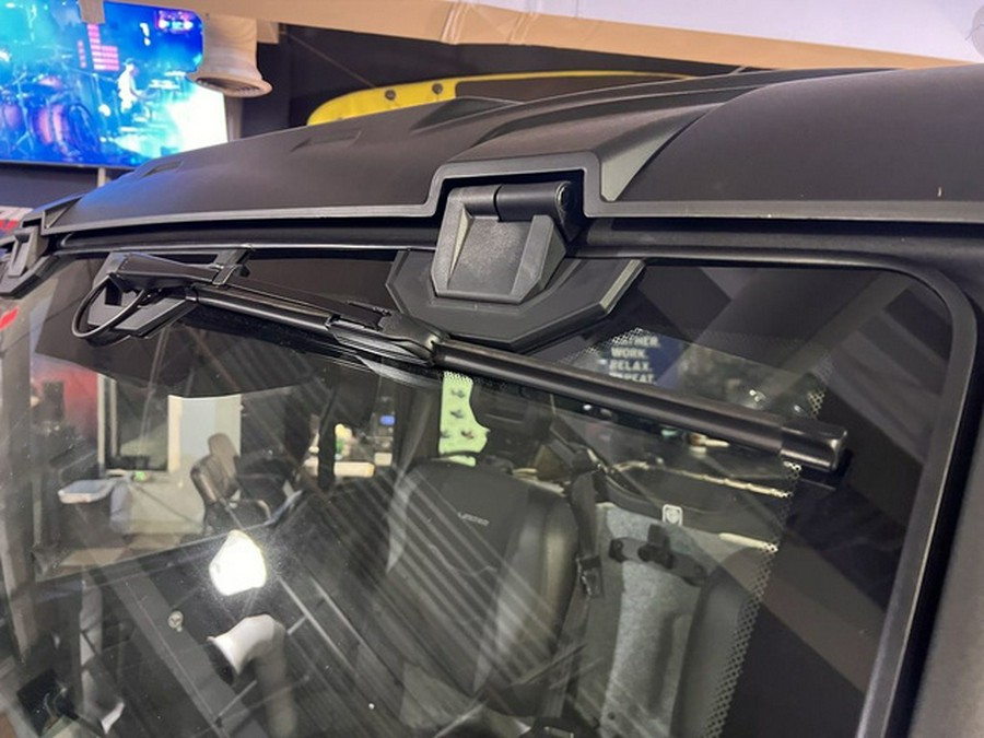 2025 Can-Am Defender Limited HD10