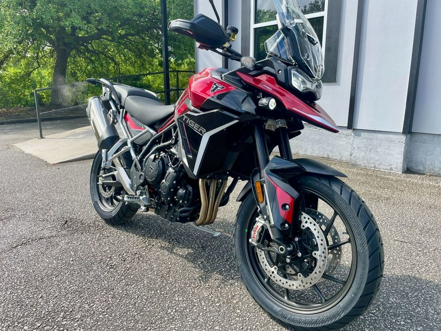2025 Triumph Tiger 900 GT Carnival Red / Sapphire Black
