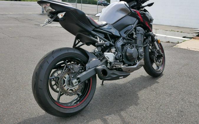 2023 Kawasaki Z900 ABS Metallic Black/Graphite Gray/Flat Black