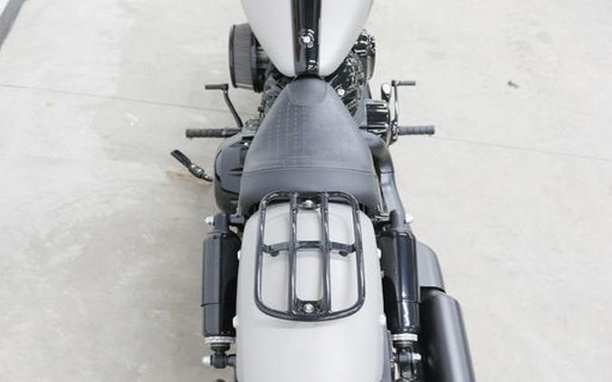 2023 Indian Motorcycle® Chief® Bobber Dark Horse® Silver Quartz Smoke