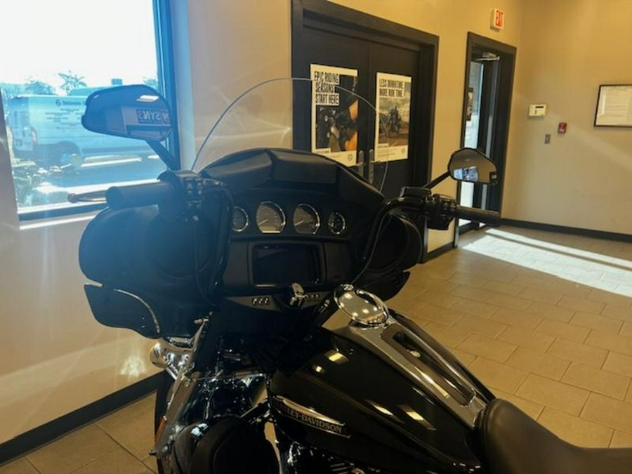 2021 Harley-Davidson® FLHTCUTG - Tri Glide® Ultra
